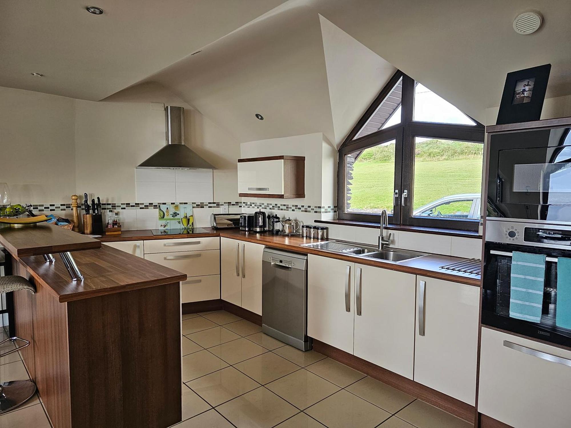 Fuchsia Lodge - New Luxury 5* Beachside Lodge With Sauna - 4 Beds Ensuite - Spectacular Location Waterville Exteriér fotografie