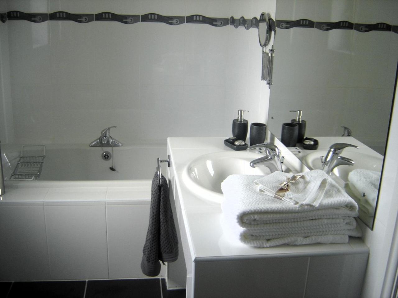 Fuchsia Lodge - New Luxury 5* Beachside Lodge With Sauna - 4 Beds Ensuite - Spectacular Location Waterville Exteriér fotografie